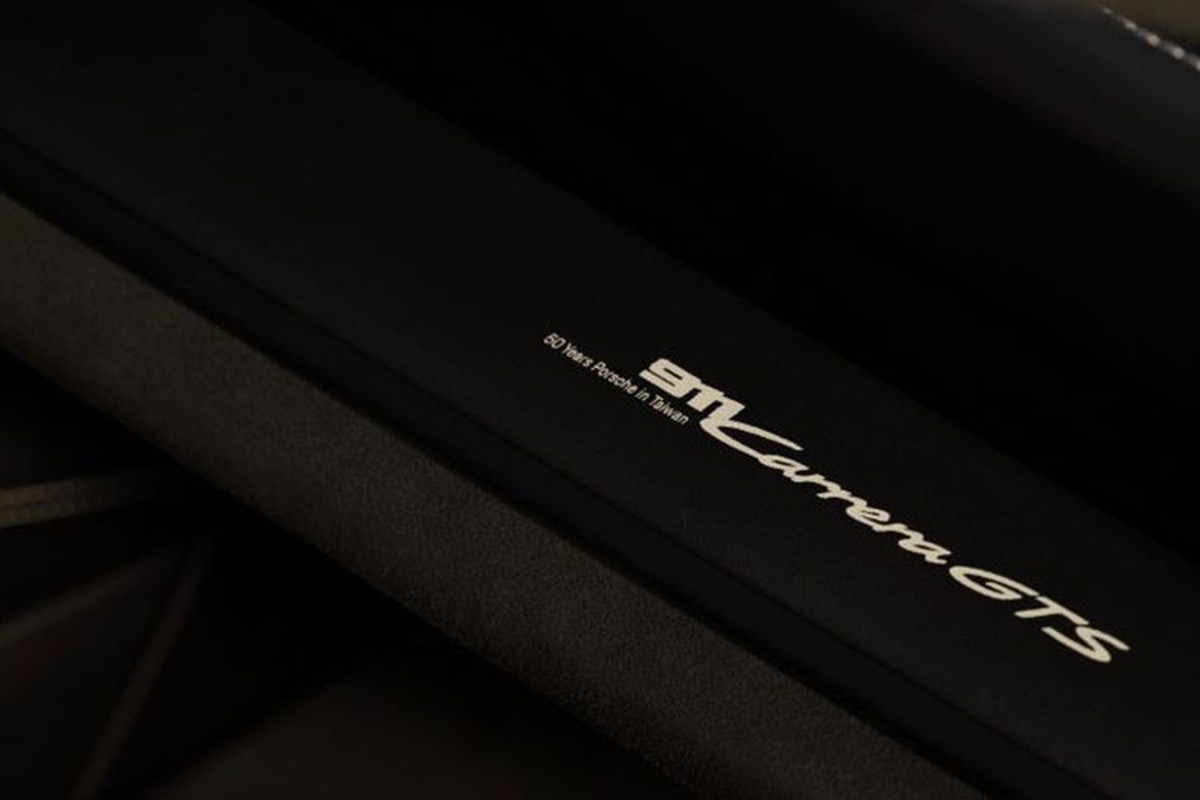Porsche 911 Carrera GTS bản đặc biệt kỷ niệm 50 năm tại Đài Loan - Hình 8 Porsche 911 Carrera GTS ban dac biet ky niem 50 nam tai Dai Loan-Hinh-8