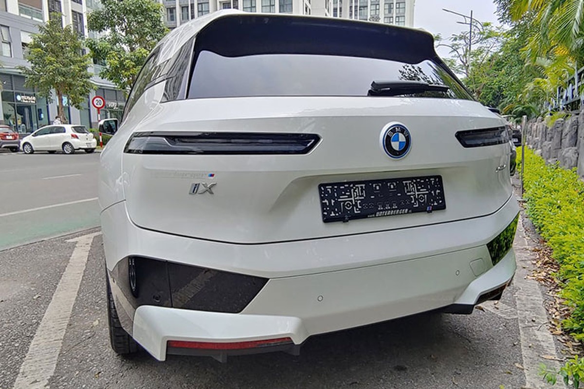 BMW iX 2022 điện đầu tiên về Việt Nam của đại gia Hải Phòng - Hình 9 BMW iX 2022 dien dau tien ve Viet Nam cua dai gia Hai Phong-Hinh-9