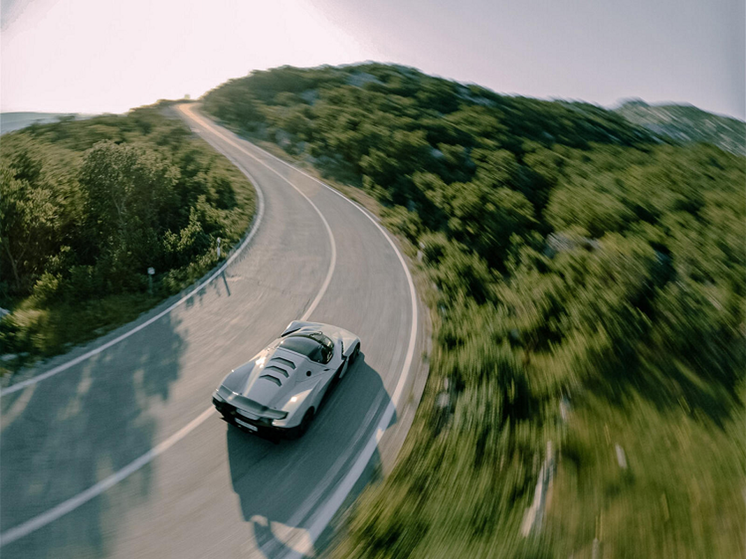 Hãng xe máy KTM ra mắt siêu xe X-Bow GT-XR hơn 7 tỷ đồng