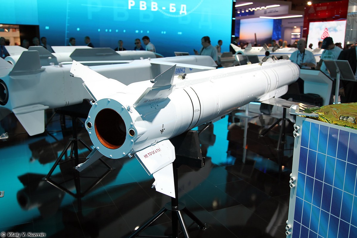 Kham pha “bom bay” cua sieu tiem kich Sukhoi Su-57 Nga-Hinh-9