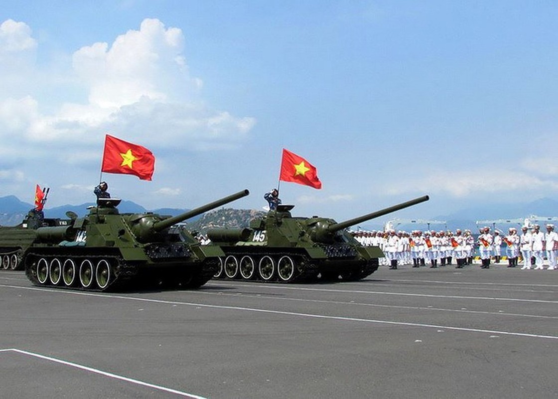 Tai sao Viet Nam van duy tri tot phao tu hanh SU-100 thoi CTTG2?