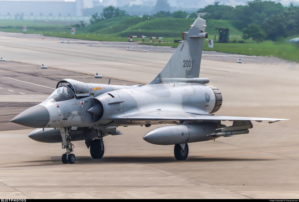 Viet Nam “khong mua duoc” tiem kich Mirage-2000: Trong cai rui co cai may-Hinh-14