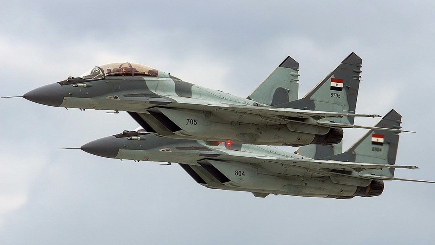 Khong quan Libya khoe cuong kich Su-24M moi cung vua nhap bien-Hinh-6