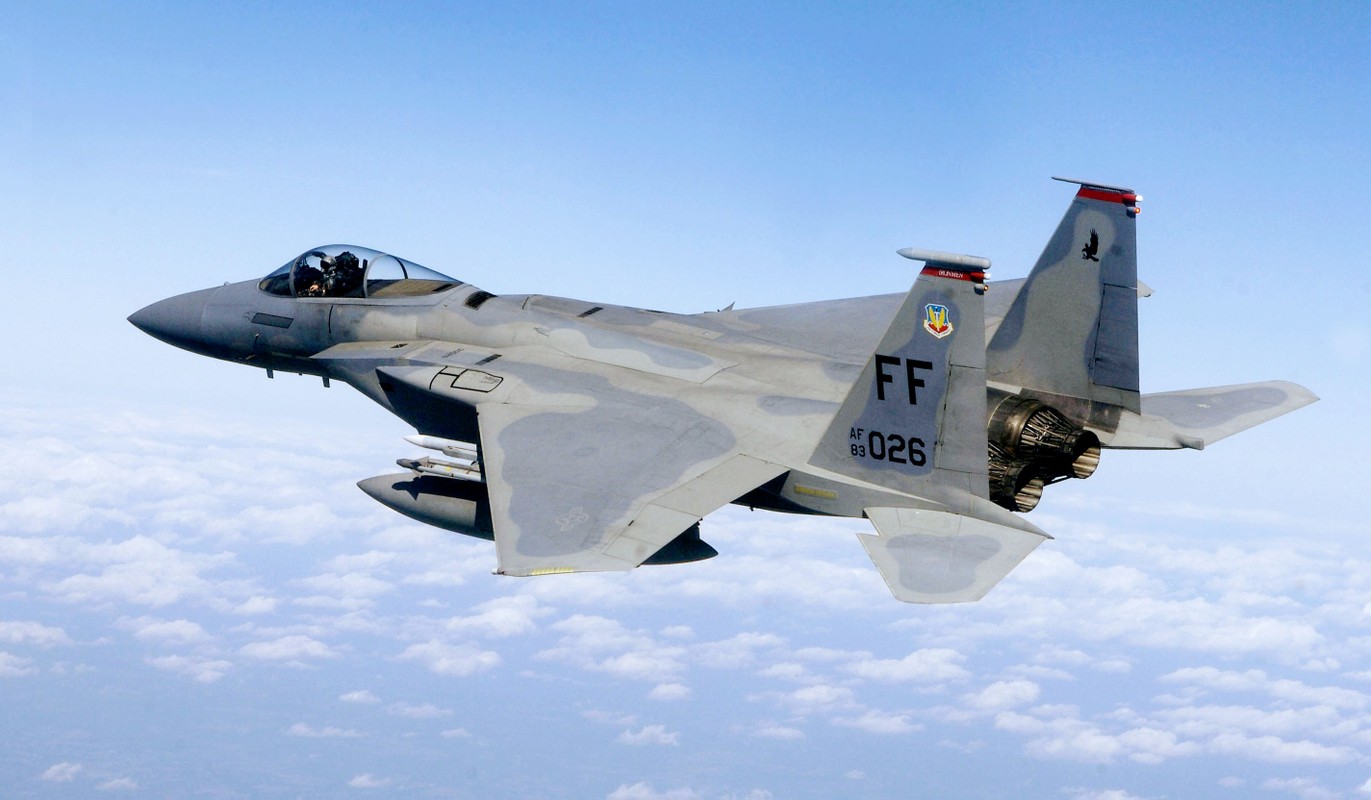 Neu An Do mua F-15EX, lieu co “dung hang” voi Su-30MKI?-Hinh-2