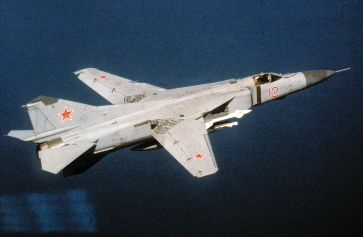 MiG-23 cua Trieu Tien doi dau F-16 Han Quoc - Ai se thang?-Hinh-11