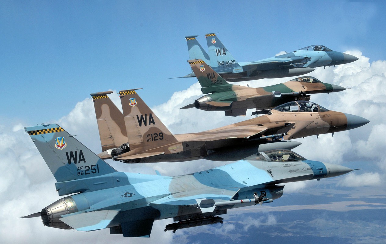 Suc manh dan tiem kich F-16 My dang dat ngay sat nach Trung Quoc-Hinh-2