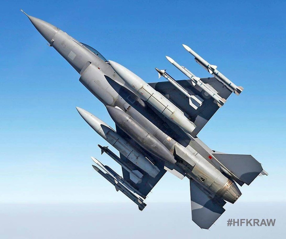 Suc manh dan tiem kich F-16 My dang dat ngay sat nach Trung Quoc-Hinh-5