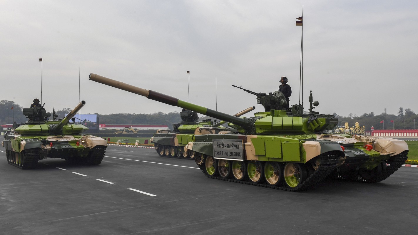 An do “tray da troc vay” noi dia hoa xe tang chu luc T-90-Hinh-9