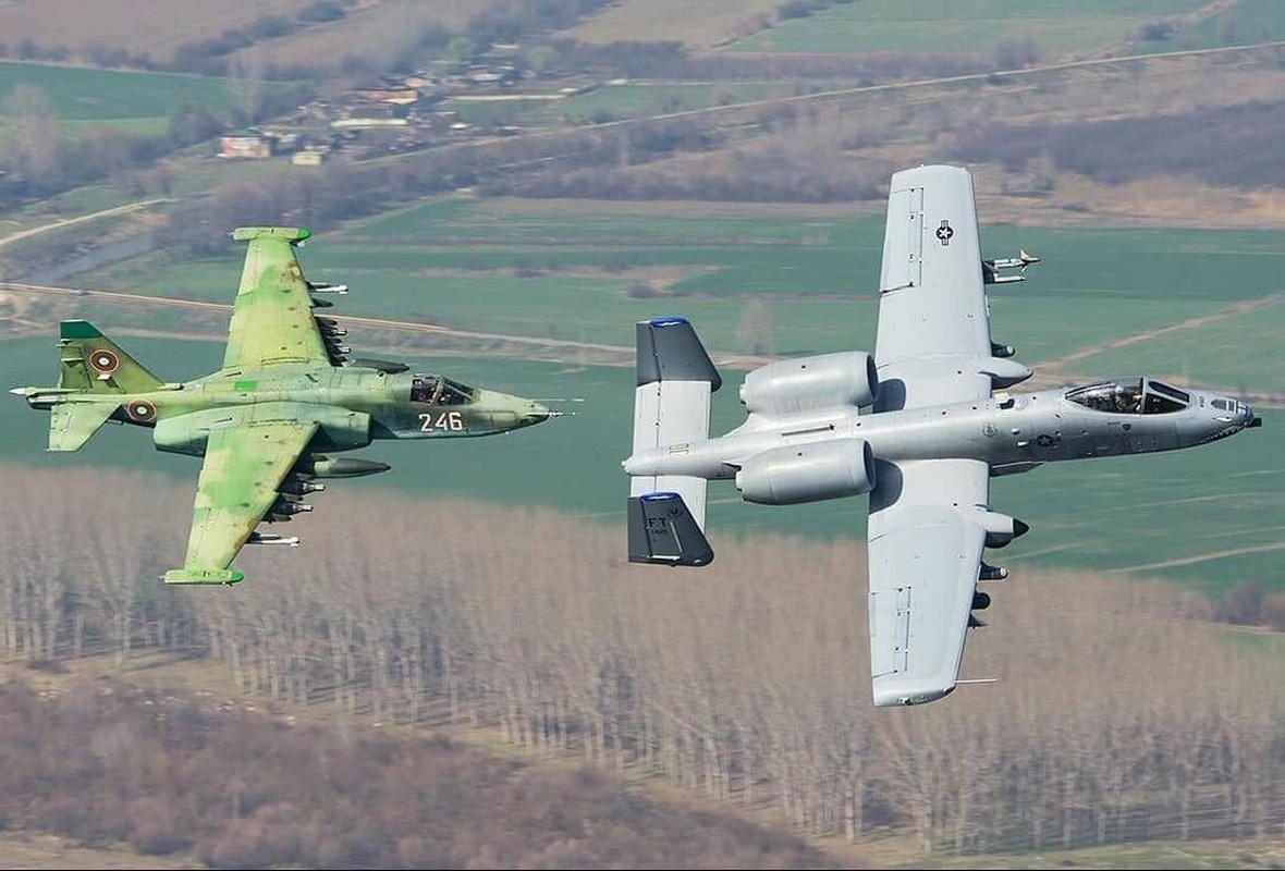 Su-25 của Nga và A-10 của Mỹ: Đâu mới là "xe tăng bay" thực sự? - Hình 2 Su-25 cua Nga va A-10 cua My: Dau moi la