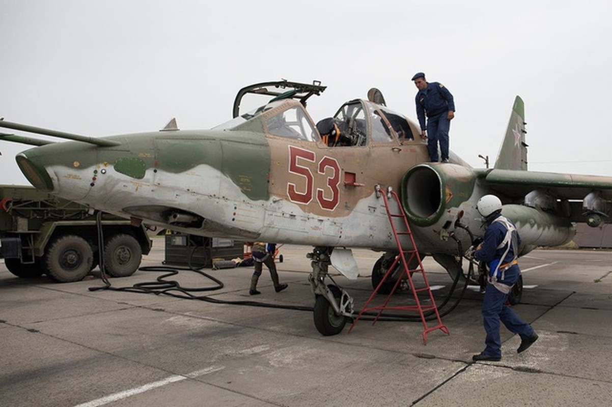 Su-25 của Nga và A-10 của Mỹ: Đâu mới là "xe tăng bay" thực sự? - Hình 8 Su-25 cua Nga va A-10 cua My: Dau moi la