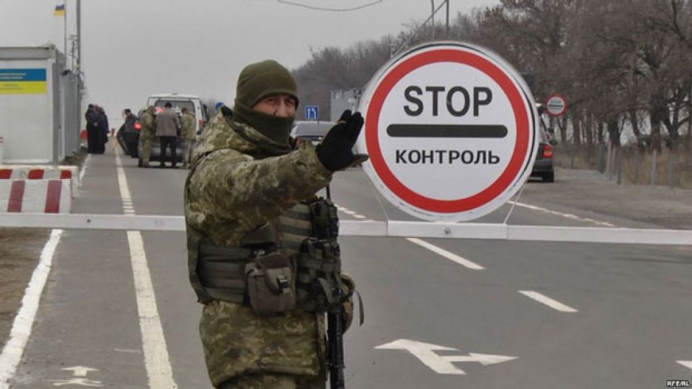 Nóng: Quân đội Ukraina nã pháo vào sở chỉ huy Tiểu đoàn Azov