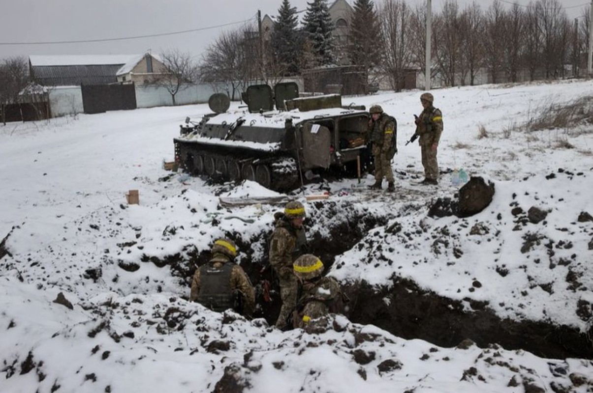 Tiểu đoàn Azov phục kích quân đội Ukraine, trả đũa vụ pháo kích vào trụ sở chỉ huy