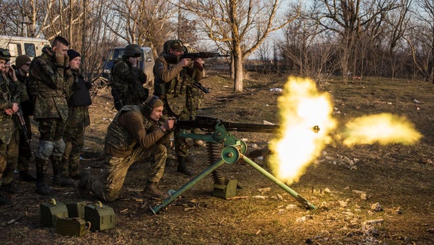 Tiểu đoàn Azov phục kích quân đội Ukraine, trả đũa vụ pháo kích vào trụ sở chỉ huy