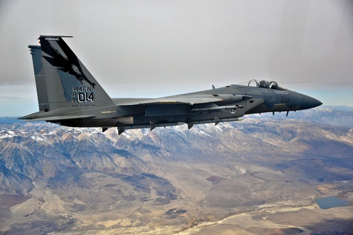 Suc manh chien dau co F-15, Su-35: Ai thang ai?