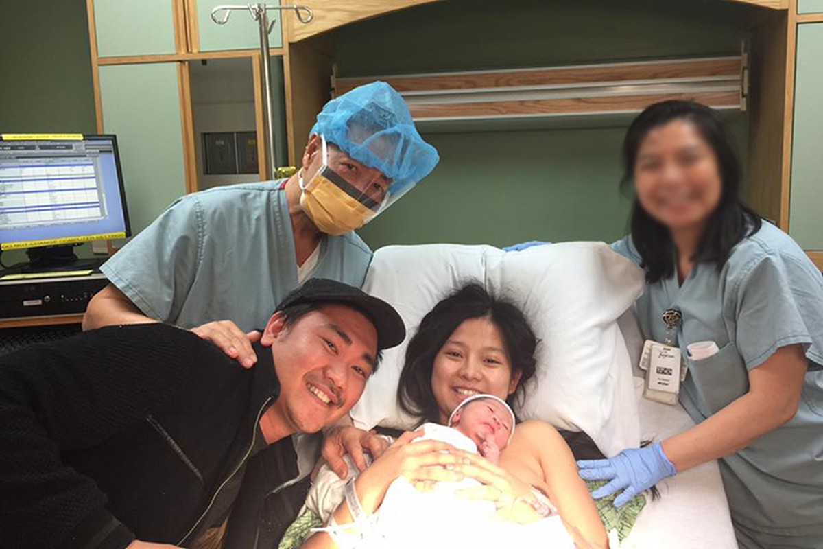 Ong xa Khanh Hien bat khoc khi vo sinh con o My-Hinh-5