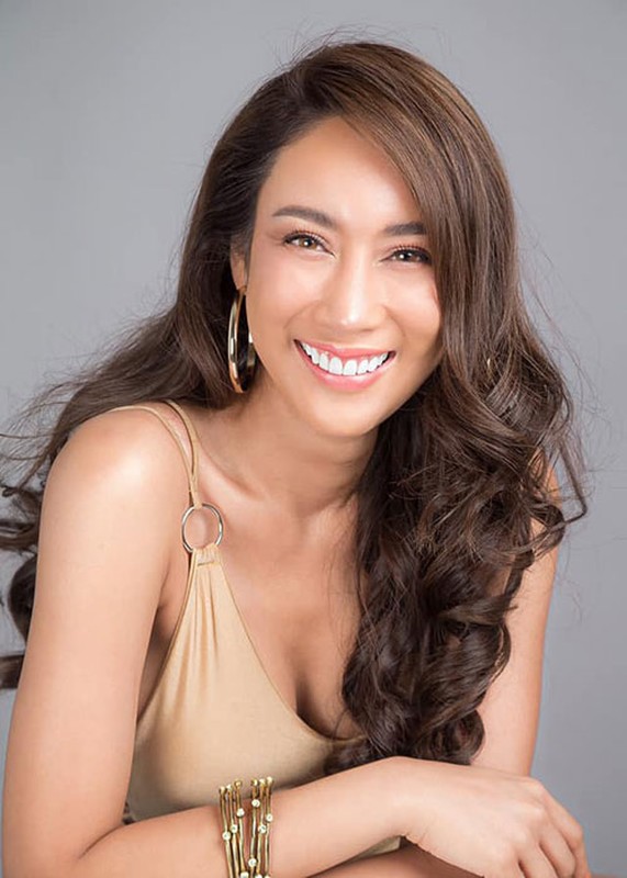 Nhan sac thi sinh Miss Earth 2019 bi rach vong 3 vi bom qua da-Hinh-11