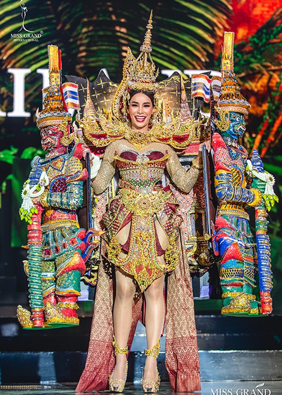 Loat trang phuc dan toc an tuong nhat Miss Grand International 2019-Hinh-13