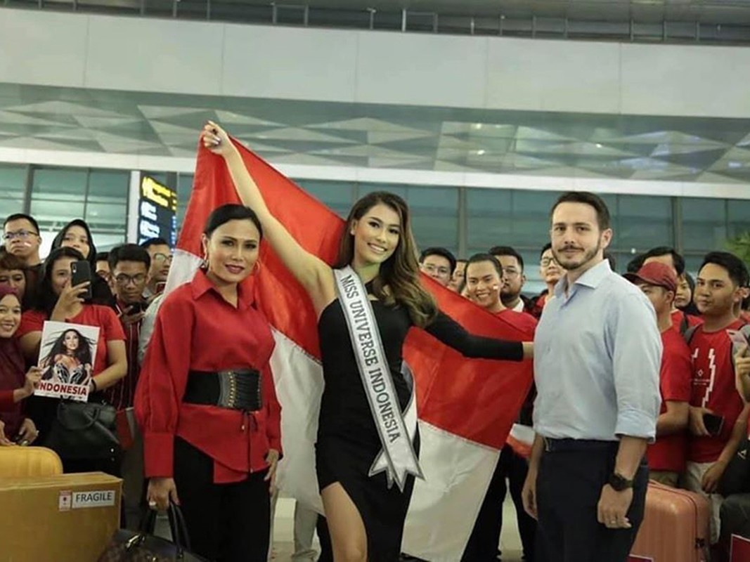 Sau su co nop phat, Hoang Thuy chao san Miss Universe bang loat anh goi cam-Hinh-11