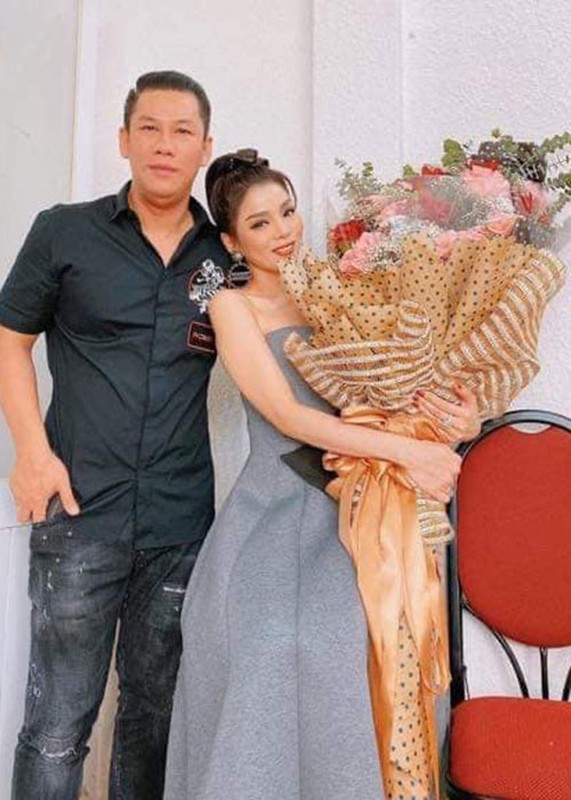 Duong tinh 10 nam truoc nghi van ran nut cua vo chong Le Quyen-Hinh-7
