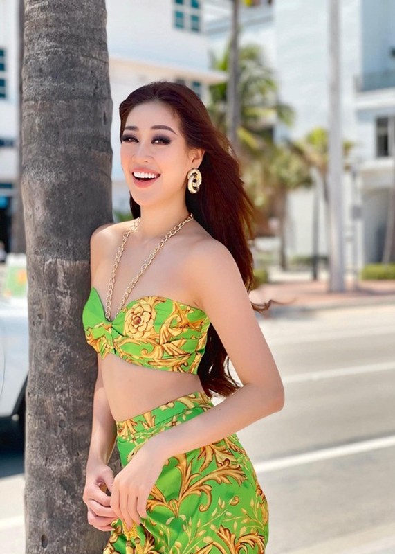 Top 21 Miss Universe 2020 Khanh Van khoe ve goi cam ben bo bien-Hinh-2