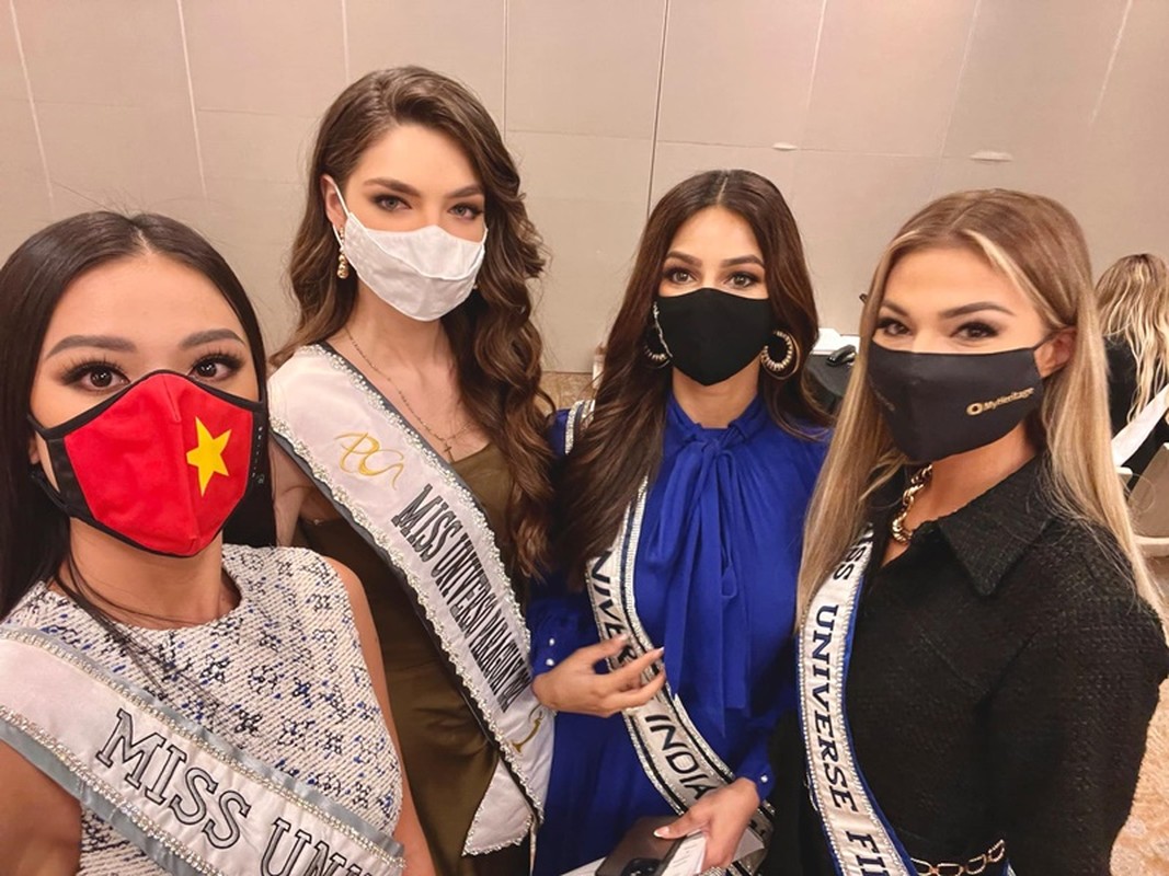 Mac ao dai, Kim Duyen gay chu y tai Miss Universe 2021-Hinh-10