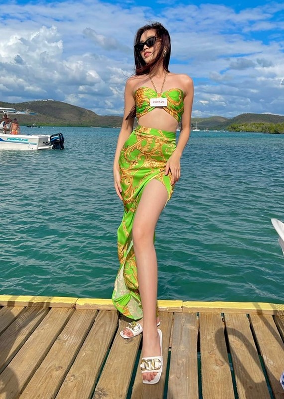 Do Thi Ha mac goi cam o Miss World 2021, dung hang Khanh Van-Hinh-2