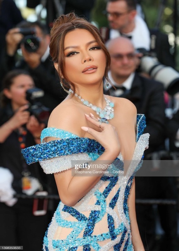 Cannes nhung ngay cuoi: Ly Nha Ky vang mat, dan sao xung xinh vay ao