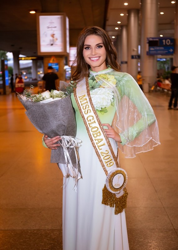 Doan Hong Trang do sac Miss Global International 2019 Karolina Kokesova-Hinh-3