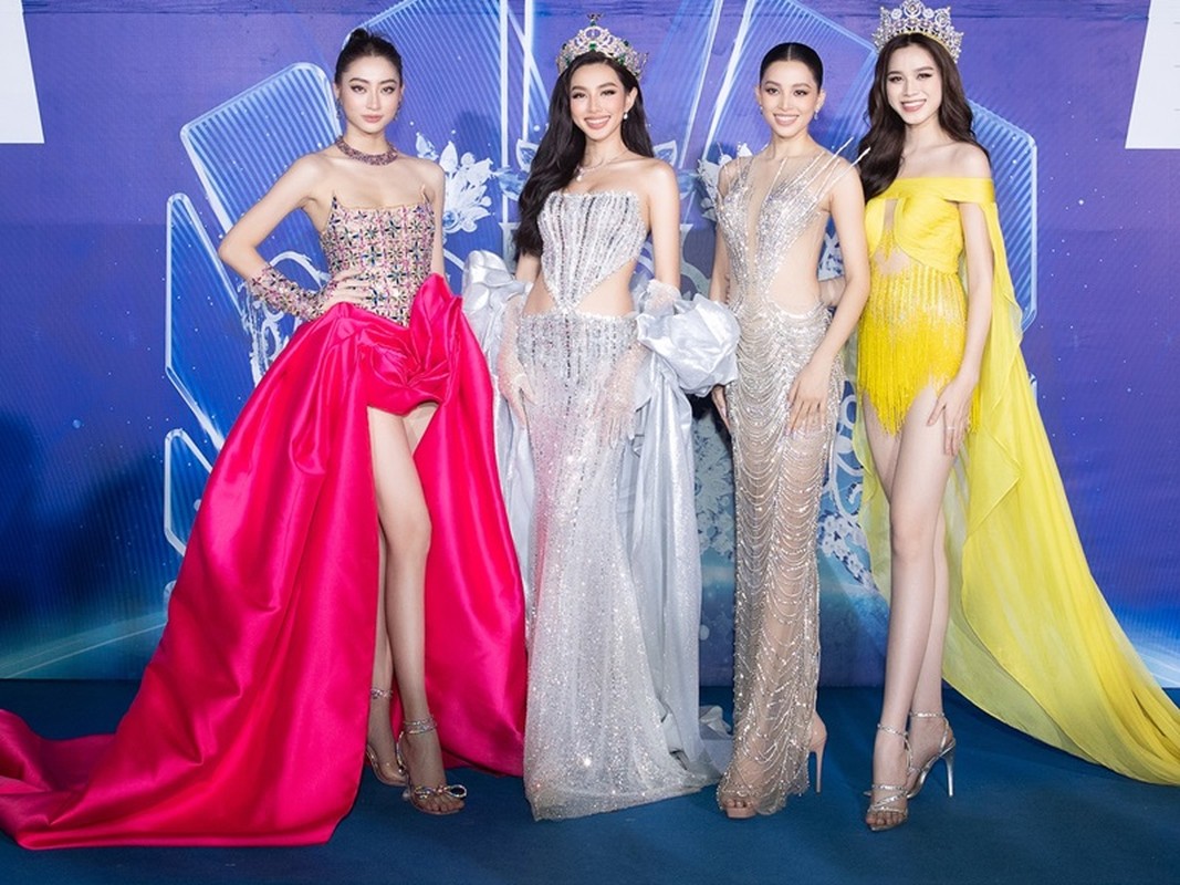 Dan hoa hau mac goi cam tren tham do chung ket Miss World Vietnam-Hinh-5