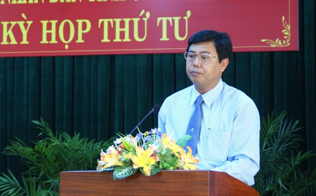 Chan dung ong Nguyen Tien Hai tai dac cu Bi thu Tinh uy Ca Mau-Hinh-4