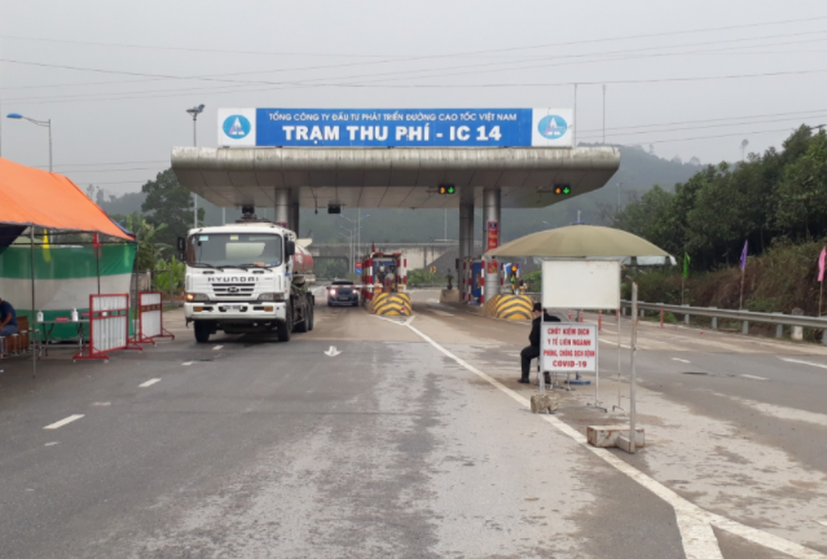 Bat them doi truong tram thu phi IC14 cao toc Noi Bai - Lao Cai-Hinh-4