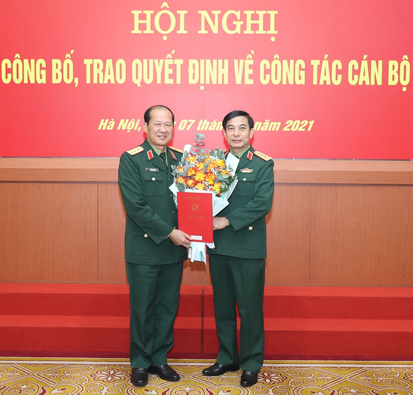 Dai tuong Do Ba Ty cung 5 thuong tuong quan doi nghi huu-Hinh-5