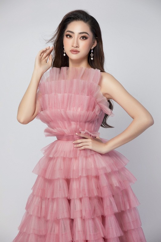 Luong Thuy Linh noi bat voi dam hong thi tai nang o Miss World-Hinh-7