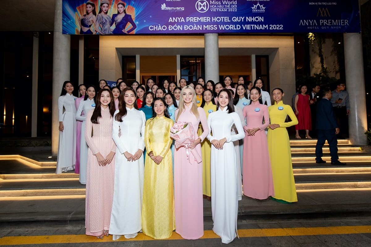 Nhan sac nhu bup be cua duong kim Miss World vua den Viet Nam-Hinh-10