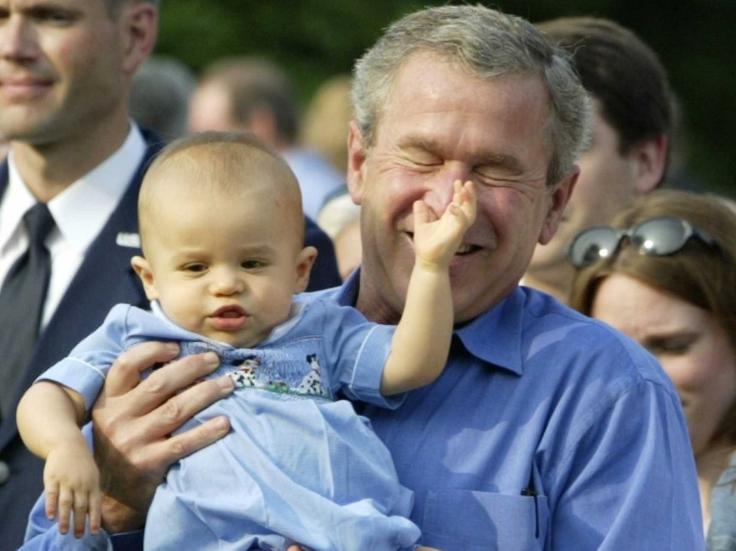 Hinh anh hai huoc kho quen ve ong George W. Bush-Hinh-14
