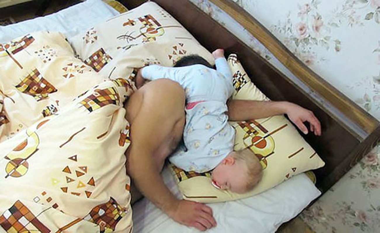 Khoảnh khắc ngộ nghĩnh của các bé khiến bạn không thể nhịn cười - Hình 10 Khoanh khac ngo nghinh cua cac be khien ban khong the nhin cuoi-Hinh-10