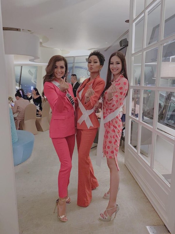 Nhung trang phuc gay an tuong cua Hoa hau H’Hen Nie tai Miss Universe 2018-Hinh-4