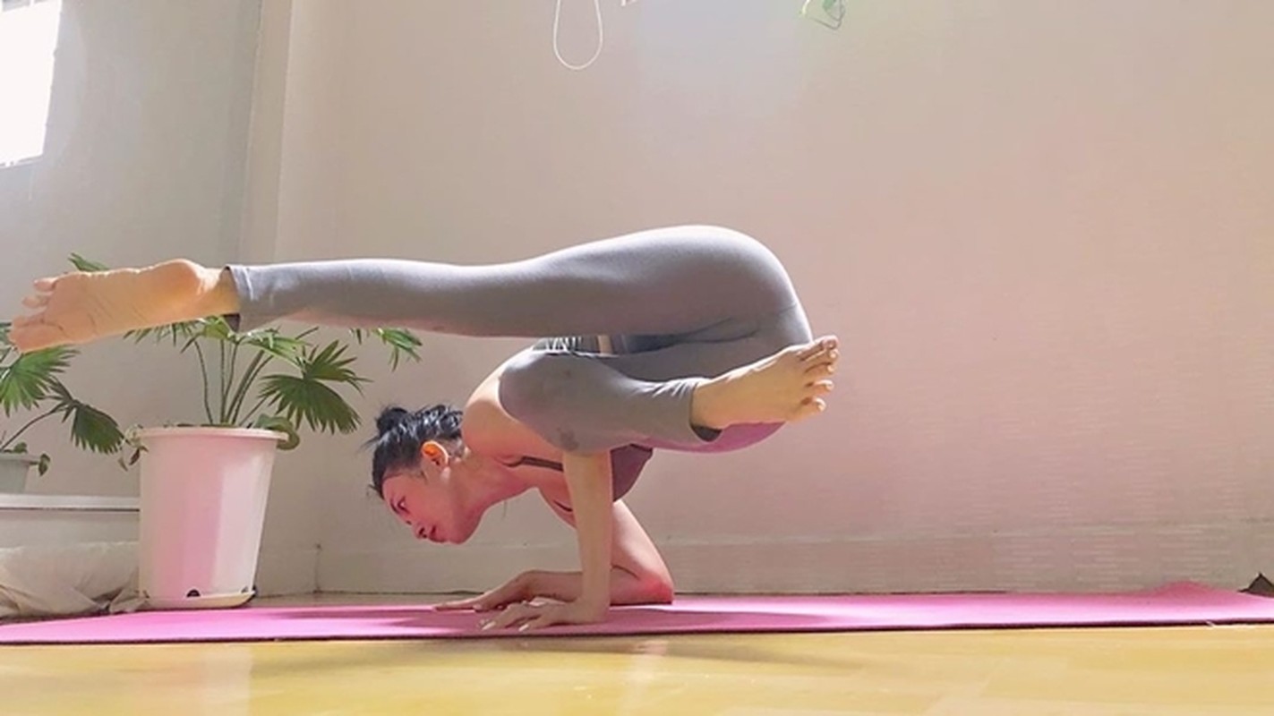 Si Thanh “dot mat” nguoi nhin voi cac tu the yoga cuc sexy-Hinh-12