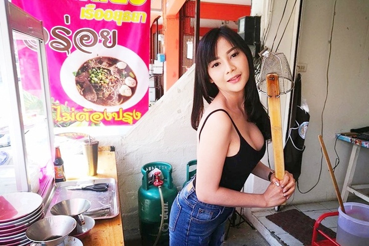 Hang loat hot girl Thai Lan an mac ho hang de “cau” khach mua hang-Hinh-9