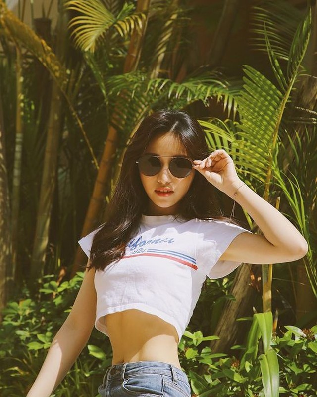 Hot girl lai Dai Loan “nghien” style goi cam khoe co bung so 11-Hinh-4