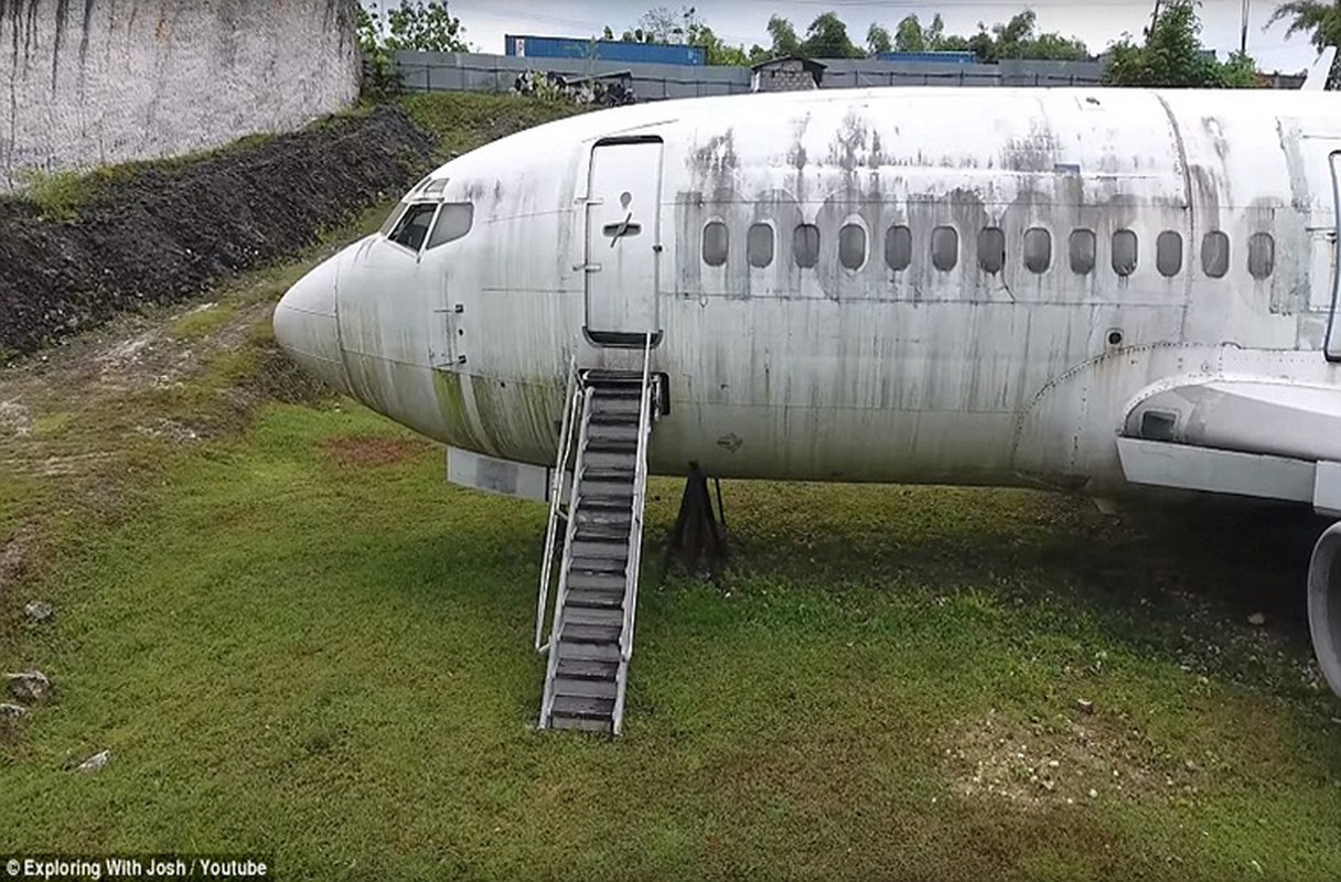 He lo bi an chiec may bay Boeing 737 bi bo hoang o Bali-Hinh-4