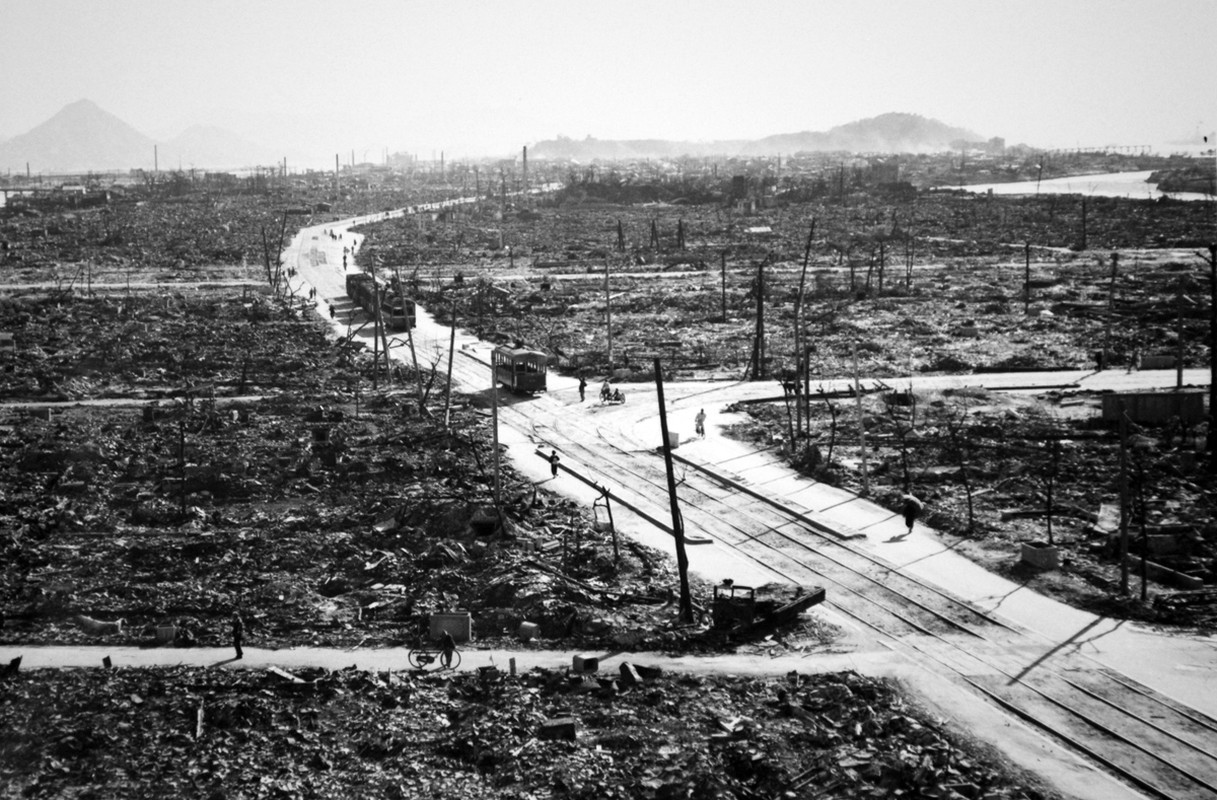 Hiroshima truoc va sau khi bi My nem bom nguyen tu-Hinh-9