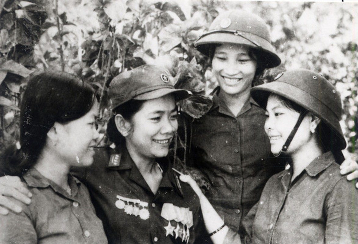 Anh de doi phu nu Viet Nam trong chien thang 30/4/1975-Hinh-5
