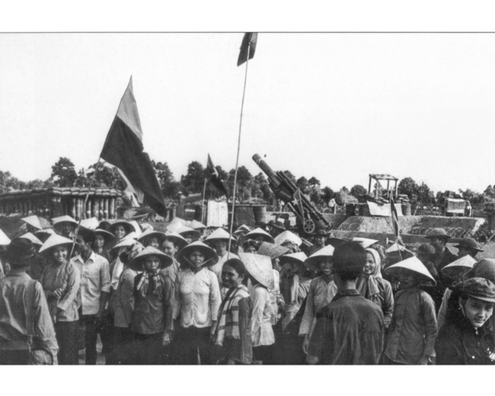 Loat anh cuc doc ve phu nu mien Nam trong chien thang 30/4/1975