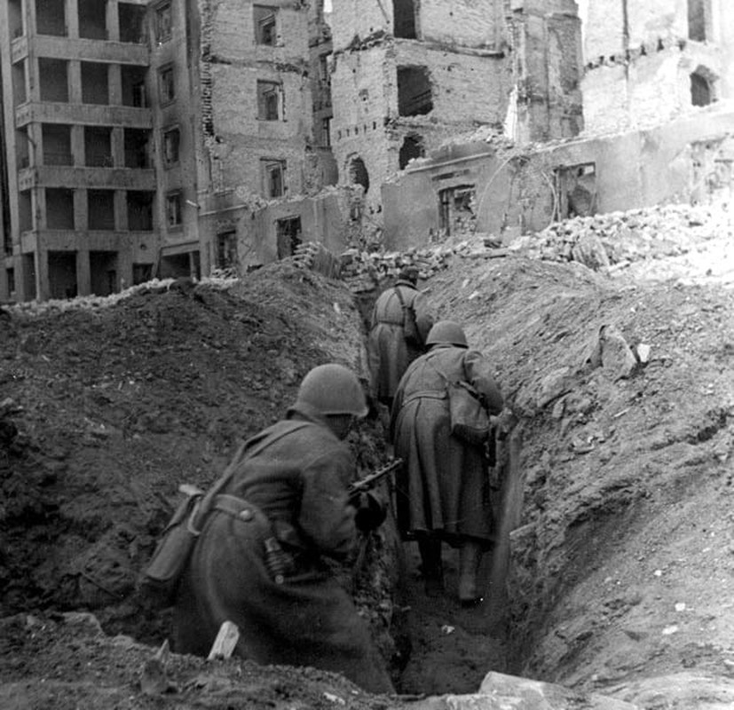 Dieu it biet ve tran Stalingrad dam mau trong The chien 2-Hinh-3