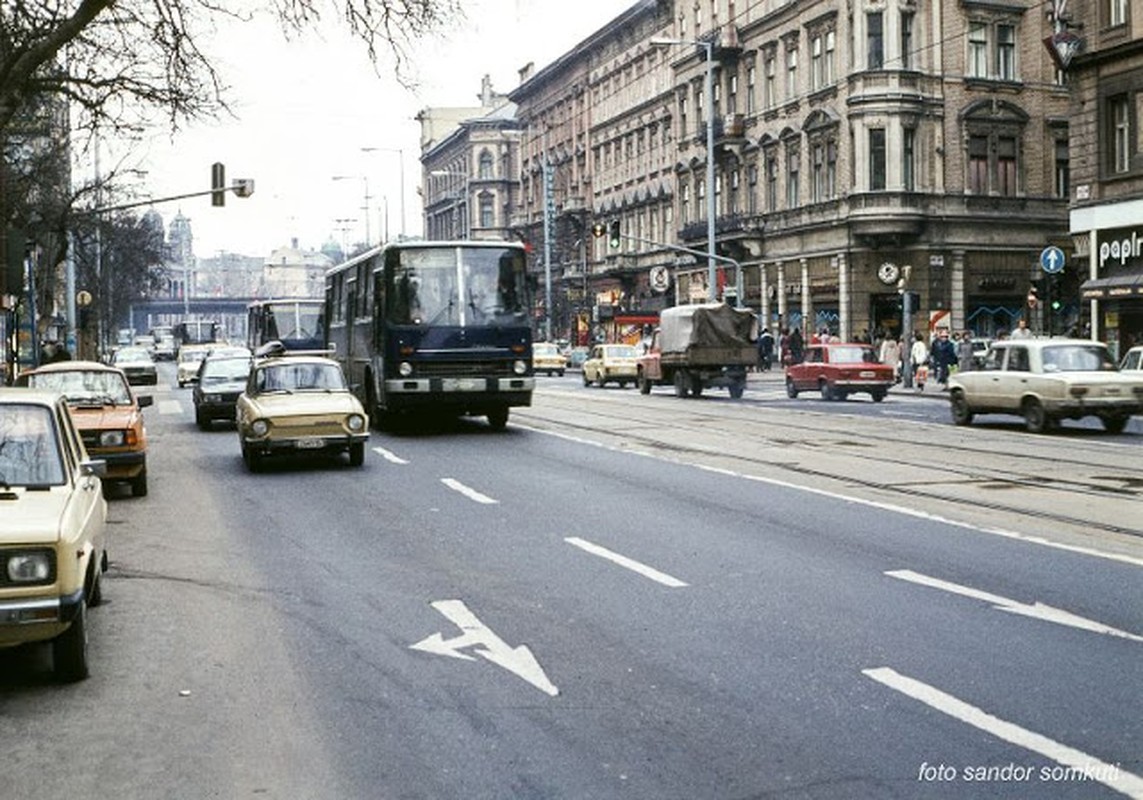 Bo anh mau tuyet dep Budapest nhung nam 1980-Hinh-10