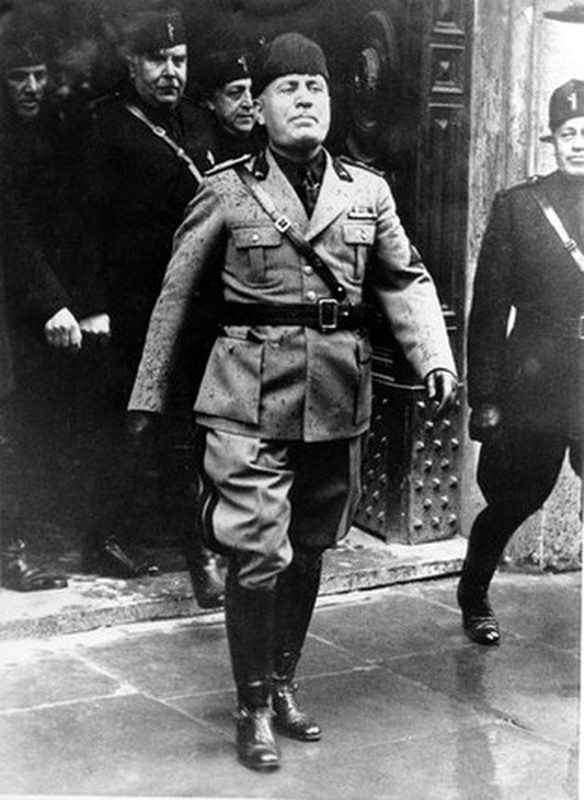 He lo nhung ngay cuoi doi tron chay cua trum phat xit Mussolini-Hinh-5
