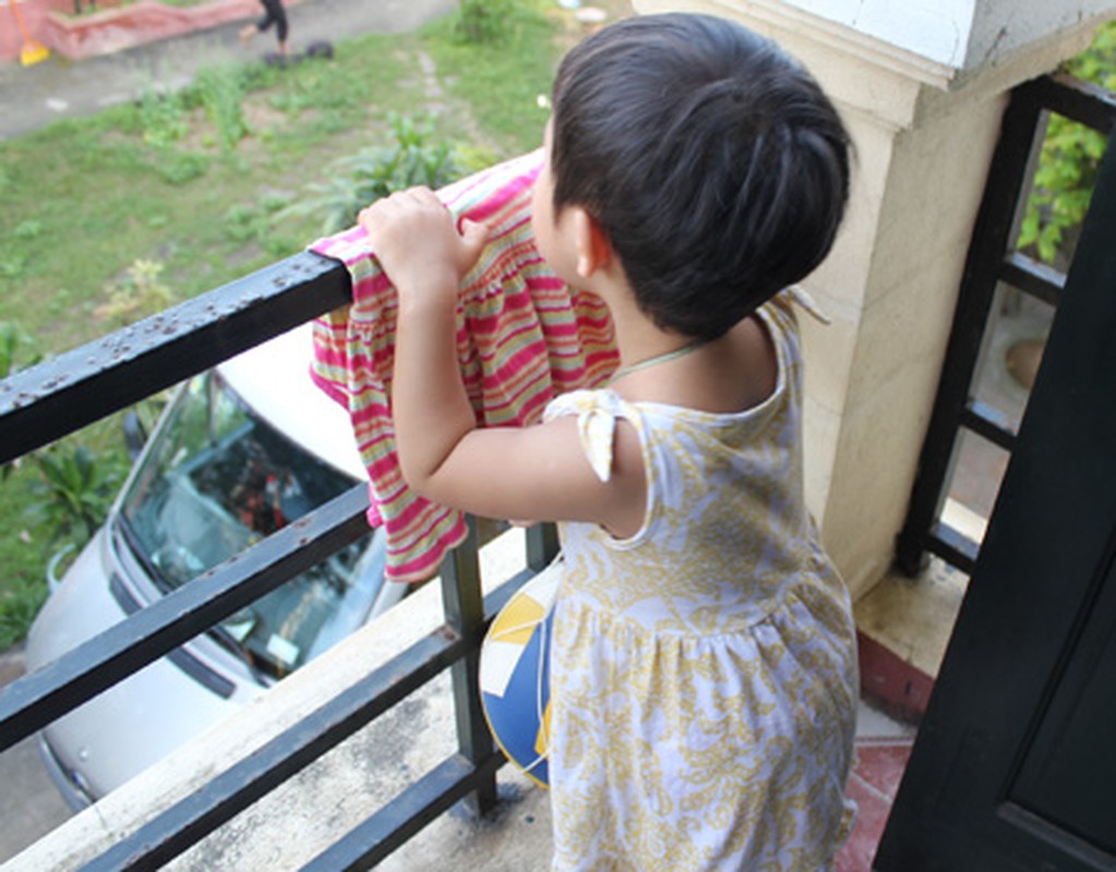 Xót xa trẻ gặp tai nạn thương tâm vì cha mẹ bất cẩn Xot xa tre gap tai nan thuong tam vi cha me bat can