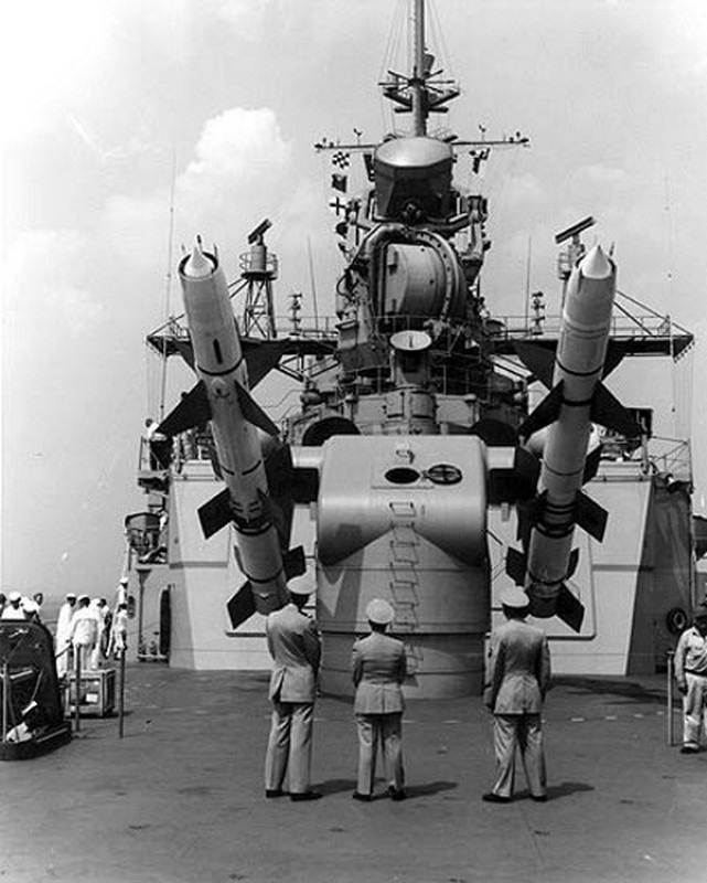 Tuan duong ham USS Long Beach da lam gi trong chien tranh Viet Nam?-Hinh-11
