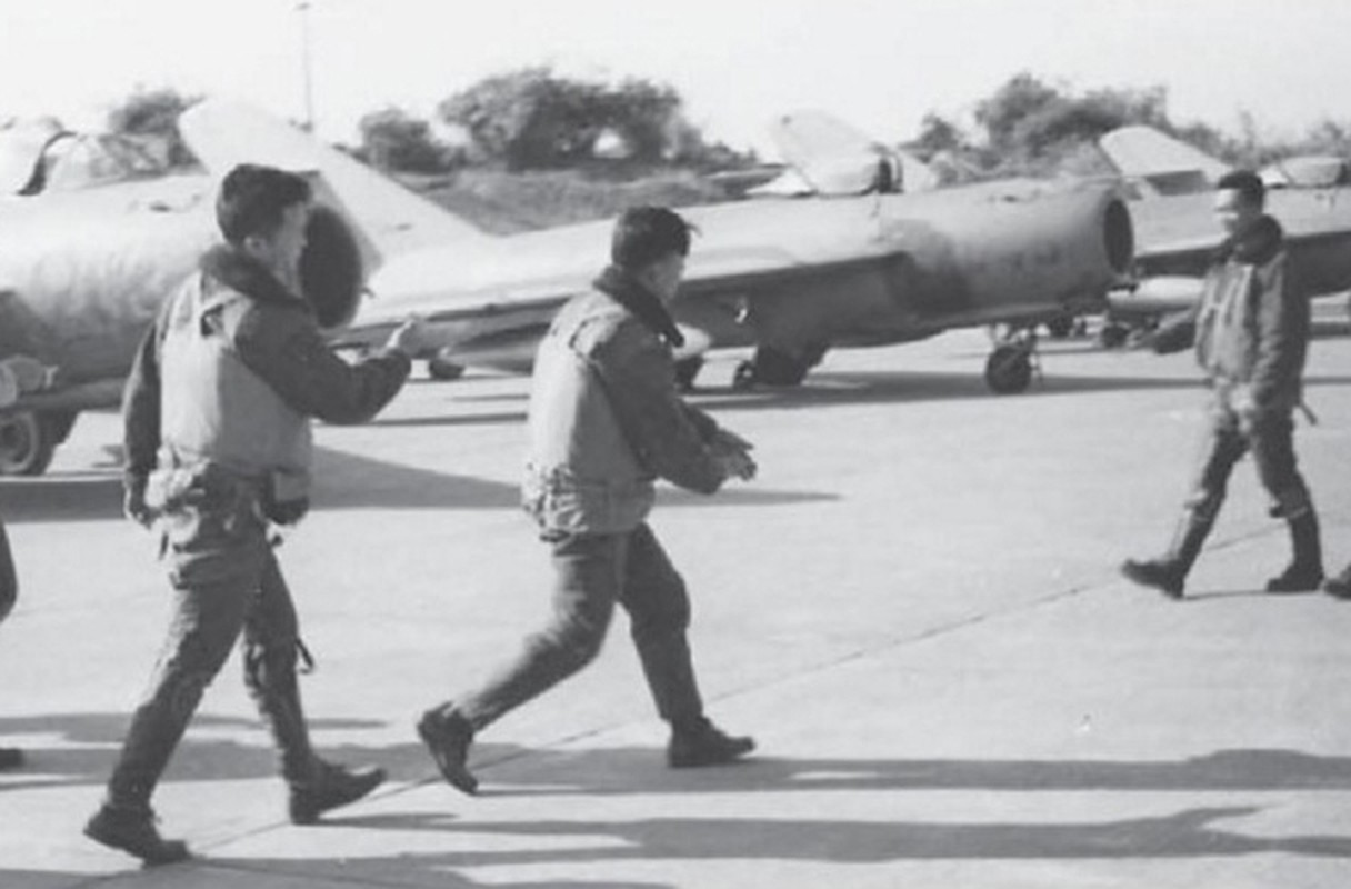 Anh cuc hiem tiem kich MiG-17 cua KQND Viet Nam-Hinh-7
